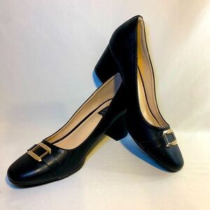 JONES NEW YORK black formal dress shoes size 8M with gold buckle